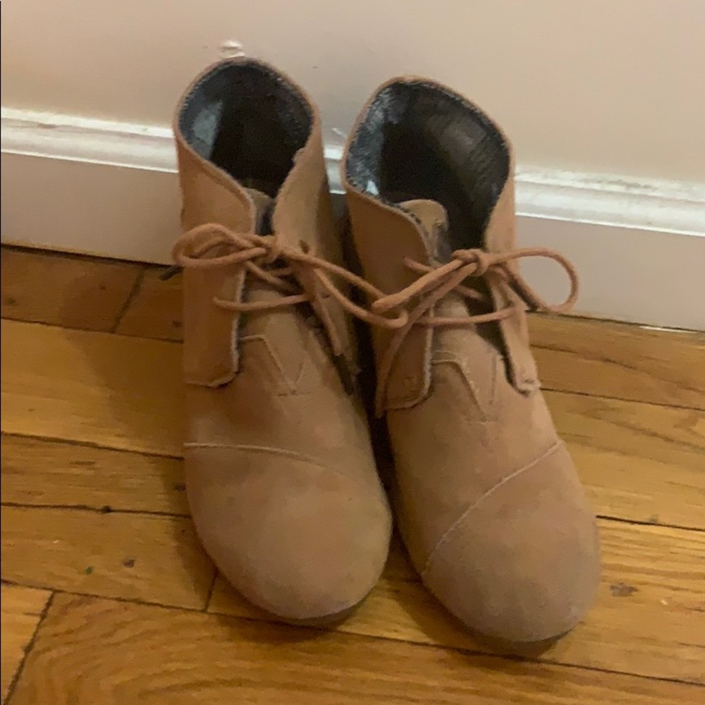 Toms tan/neutral suede wedges, size 8.5